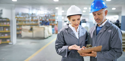 Warehouse teamwork enhances efficiency and safety through collaboration and effective communication.